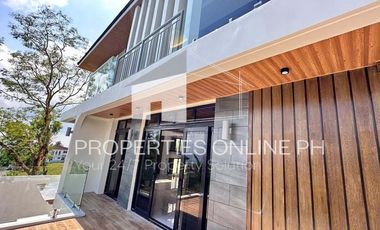 3-STOREY LUXURY HOUSE WITH POOL AT SPLENDIDO, LAUREL, BATANGAS
