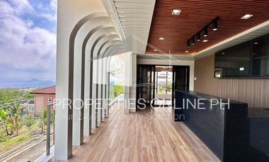 3-STOREY LUXURY HOUSE WITH POOL AT SPLENDIDO, LAUREL, BATANGAS