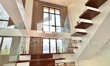 3-STOREY LUXURY HOUSE WITH POOL AT SPLENDIDO, LAUREL, BATANGAS