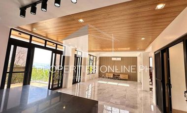 3-STOREY LUXURY HOUSE WITH POOL AT SPLENDIDO, LAUREL, BATANGAS