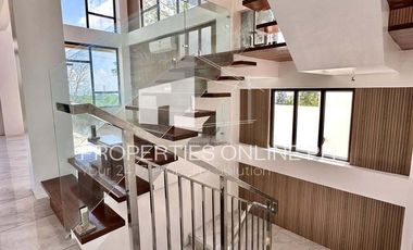 3-STOREY LUXURY HOUSE WITH POOL AT SPLENDIDO, LAUREL, BATANGAS