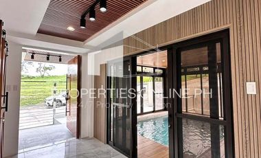 3-STOREY LUXURY HOUSE WITH POOL AT SPLENDIDO, LAUREL, BATANGAS