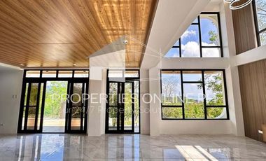 3-STOREY LUXURY HOUSE WITH POOL AT SPLENDIDO, LAUREL, BATANGAS