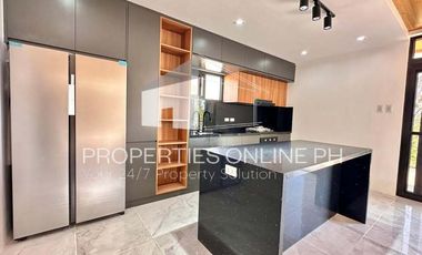 3-STOREY LUXURY HOUSE WITH POOL AT SPLENDIDO, LAUREL, BATANGAS