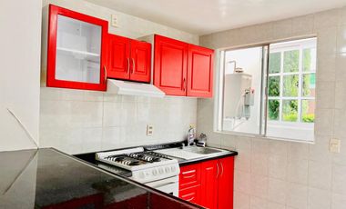 CASA EN VENTA CREDITO INFONAVIT EN FUENTES DE SAN JOSE NICOLAS ROMERO JUNTO A ATIZAPAN DE ZARAGOZA EN PRIVADA