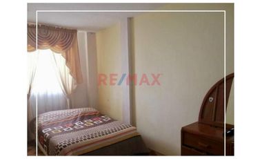 Casa De 2 Pisos En Venta Frente A Parque // ID: 1121338