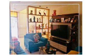 Casa De 2 Pisos En Venta Frente A Parque // ID: 1121338