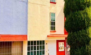 CASA EN VENTA NICOLAS ROMERO ATIZAPAN DE ZARAGOZA FUENTES DE SAN JOSE CREDITO INFONAVIT EN PRIVADA TRES RECAMARAS