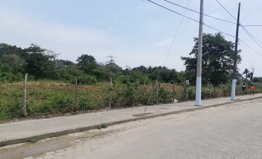 Se Vende Terreno de 3.978.40m2 en Muisne a 100 metros del Malecón de la Playa de Muisne