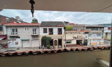 CASA EN VENTA EN URUAPAN MICHOACAN A MEDIA CUADRA DE PARQUE NACIONAL