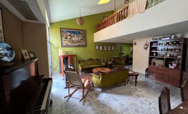 CASA EN VENTA EN URUAPAN MICHOACAN A MEDIA CUADRA DE PARQUE NACIONAL