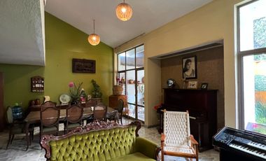 CASA EN VENTA EN URUAPAN MICHOACAN A MEDIA CUADRA DE PARQUE NACIONAL