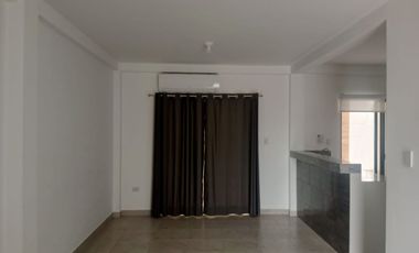 Casa de alquiler en la Urbanización La Joya, ave León Febres Cordero.