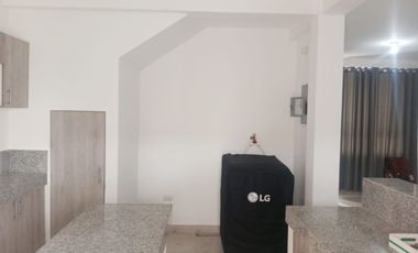 Casa de alquiler en la Urbanización La Joya, ave León Febres Cordero.