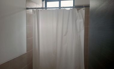 Casa de alquiler en la Urbanización La Joya, ave León Febres Cordero.