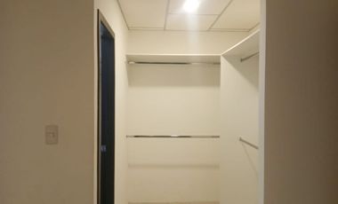 Casa de alquiler en la Urbanización La Joya, ave León Febres Cordero.