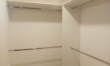 Casa de alquiler en la Urbanización La Joya, ave León Febres Cordero.