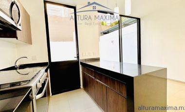 Casa en Venta Condominio en Lomas de Zapopan Punta Norte