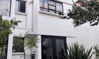Casa con oficina integrada, zona privilegiada
