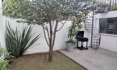 Casa con oficina integrada, zona privilegiada
