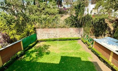 hermosa casa con jardín plano y salón de juegos en Club de golf Chiluca