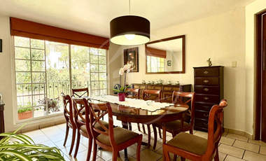 hermosa casa con jardín plano y salón de juegos en Club de golf Chiluca