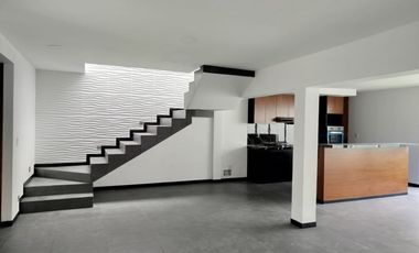 Casa en calle cerrada, zona El Castaño