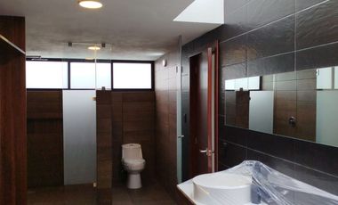 Casa en calle cerrada, zona El Castaño