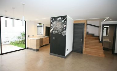 Oportunidad por Viaje! Hermosa Casa de Venta en Tumbaco