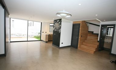 Oportunidad por Viaje! Hermosa Casa de Venta en Tumbaco