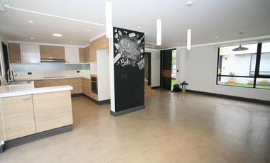 Oportunidad por Viaje! Hermosa Casa de Venta en Tumbaco