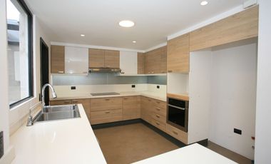 Oportunidad por Viaje! Hermosa Casa de Venta en Tumbaco