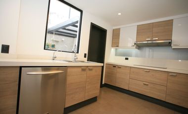 Oportunidad por Viaje! Hermosa Casa de Venta en Tumbaco