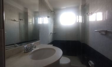 Apartamento en arriendo en Riomar.