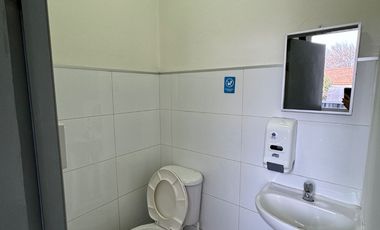 Gran casa comercial RENTANDO en pleno centro de Chillán