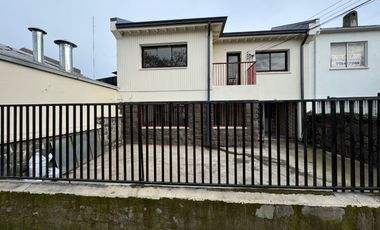 Gran casa comercial RENTANDO en pleno centro de Chillán