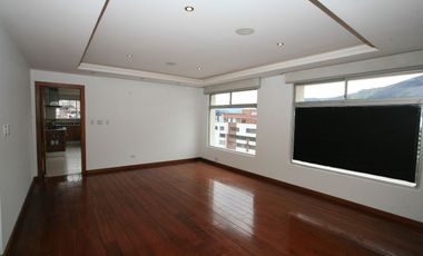 EN VENTA: PENTHOUSE EXCLUSIVO CON VISTAS PANORÁMICAS EN BELLAVISTA
