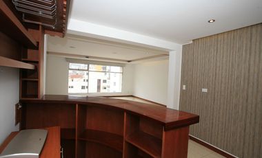 EN VENTA: PENTHOUSE EXCLUSIVO CON VISTAS PANORÁMICAS EN BELLAVISTA