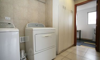 EN VENTA: PENTHOUSE EXCLUSIVO CON VISTAS PANORÁMICAS EN BELLAVISTA
