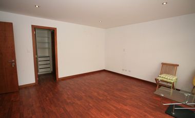 EN VENTA: PENTHOUSE EXCLUSIVO CON VISTAS PANORÁMICAS EN BELLAVISTA