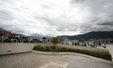 EN VENTA: PENTHOUSE EXCLUSIVO CON VISTAS PANORÁMICAS EN BELLAVISTA