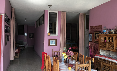 Casa de tres niveles y seis recamaras en Iguala, Guerrero