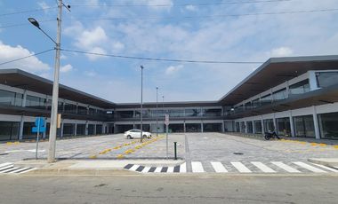 En alquiler estratégico local Planta alta en Plaza Sevilla, La Joya Daule