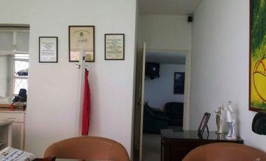 OFICINA O CONSULTORIO CON JARDIN EN UNICENTRO
