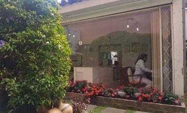 OFICINA O CONSULTORIO CON JARDIN EN UNICENTRO