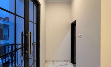 Dijual Rumah 2.5 Lantai Siap Huni Di Jagakarsa Jakarta selatan