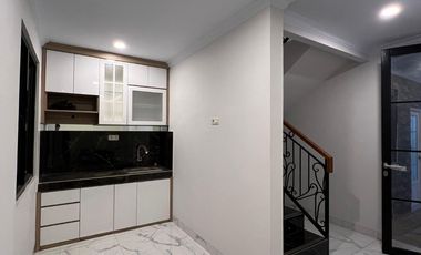 Dijual Rumah 2.5 Lantai Siap Huni Di Jagakarsa Jakarta selatan