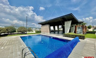 CASA NUEVA DENTRO DE COTO CEDRO EN PARQUES VALLARTA