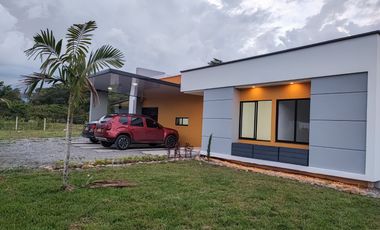 Casa campestre con piscina.  acacias, meta