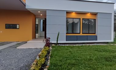 Casa campestre con piscina.  acacias, meta